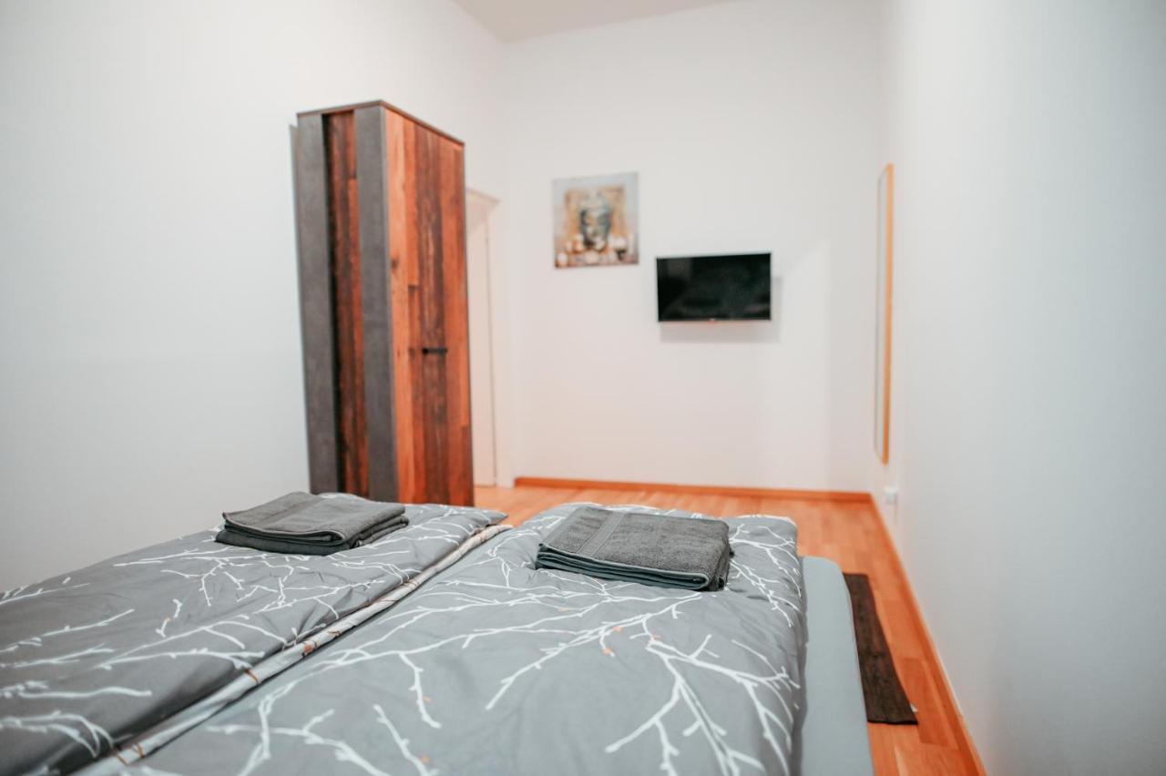 4 Apartament *